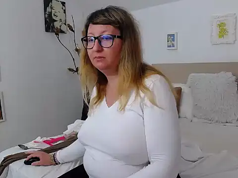 Snapshot of OlgaPavlova chatting on 04/25/26, 12:08 OlgaPavlova online show from 04/25/26, 12:08
