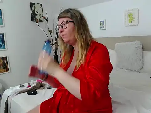 Snapshot of OlgaPavlova chatting on 05/17/26, 12:23 OlgaPavlova online show from 05/17/26, 12:23