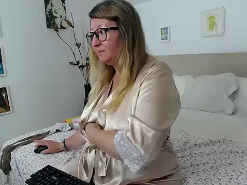 Snapshot of OlgaPavlova chatting on 06/25/26, 11:37 OlgaPavlova online show from 06/25/26, 11:37