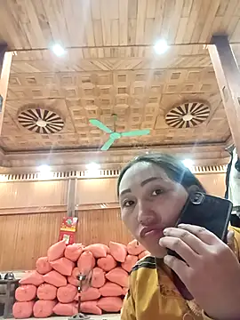 Lorena-a online show from 12/15/25, 11:25