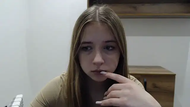 Snapshot of SweetBellaa_ chatting on 12/16/25, 11:26 SweetBellaa online show from 12/16/25, 11:26