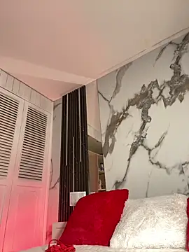 BellaHarpeer online show from 04/20/26, 07:15