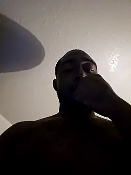 iLOVETRAY96 online show from 12/17/25, 05:46