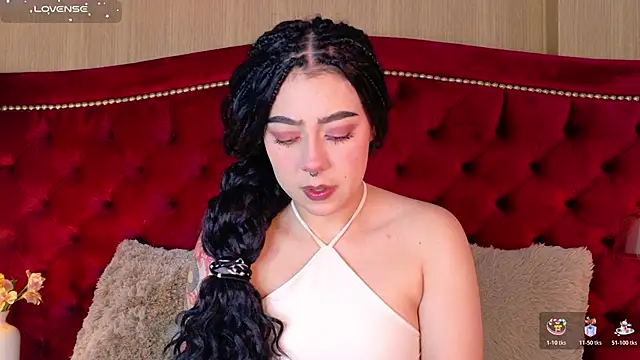 TaniaRedd  online show from 12/17/25, 01:39