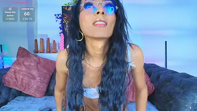 Snapshot of megan_luxe_ chatting on 12/05/25, 07:54 megan luxe online show from 12/05/25, 07:54