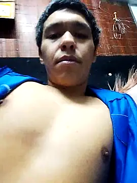 Snapshot of Moreno6969Rr chatting on 06/30/26, 10:33 Moreno6969Rr online show from 06/30/26, 10:33