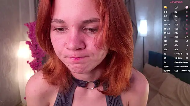 Snapshot of little_poetryyy chatting on 02/21/26, 11:28 little poetryyy online show from 02/21/26, 11:28