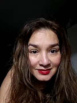 Snapshot of CheChy_ chatting on 12/15/25, 06:06 CheChy online show from 12/15/25, 06:06