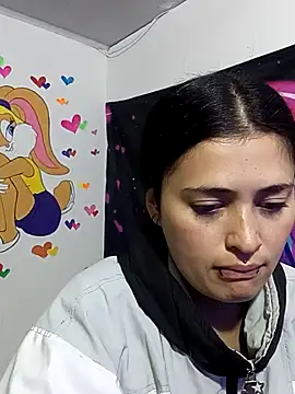 Snapshot of Fog_hot chatting on 12/17/25, 10:43 Fog hot online show from 12/17/25, 10:43