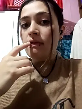 Snapshot of Fog_hot chatting on 12/18/25, 01:33 Fog hot online show from 12/18/25, 01:33