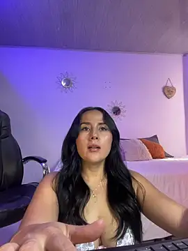 Snapshot of thaily_22 chatting on 12/04/25, 06:49 thaily 22 online show from 12/04/25, 06:49