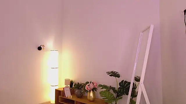 tinapie online show from 06/05/26, 01:39