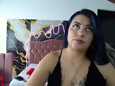 Snapshot of xxxEffy- chatting on 12/05/25, 07:32 xxxEffy- online show from 12/05/25, 07:32