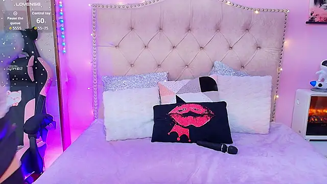 Miss Liu online show from 12/21/25, 12:23