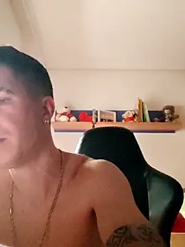 Snapshot of el_patron122 chatting on 08/03/26, 01:27 el patron122 online show from 08/03/26, 01:27