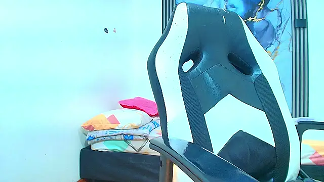 Snapshot of Valentina_and_sneider_ chatting on 01/31/26, 07:11 Valentina and sneider online show from 01/31/26, 07:11