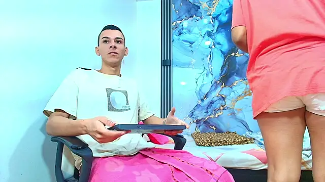 Snapshot of Valentina_and_sneider_ chatting on 02/02/26, 07:01 Valentina and sneider online show from 02/02/26, 07:01