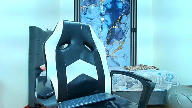 Snapshot of Valentina_and_sneider_ chatting on 02/23/26, 07:11 Valentina and sneider online show from 02/23/26, 07:11