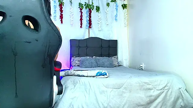 Valentina and sneider  online show from 07/09/26, 02:15