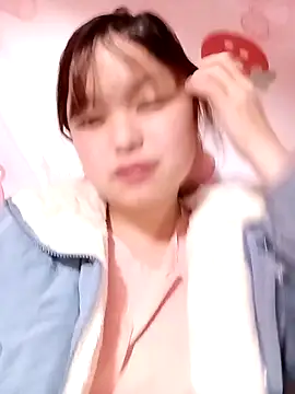 Snapshot of Miina-2000 chatting on 12/17/25, 01:11 Miina-2000 online show from 12/17/25, 01:11