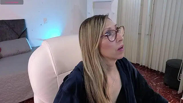 Snapshot of Scarlett_079 chatting on 02/15/26, 11:52 Scarlett 079 online show from 02/15/26, 11:52