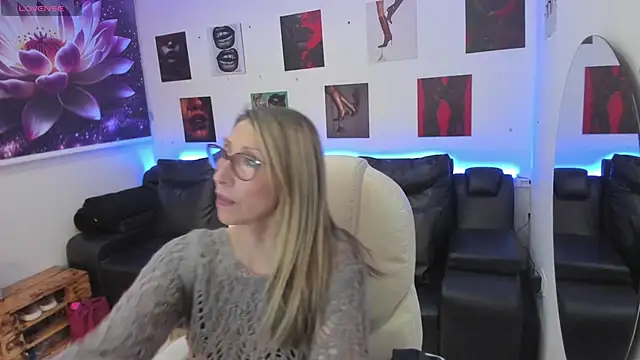 Snapshot of Scarlett_079 chatting on 02/19/26, 11:50 Scarlett 079 online show from 02/19/26, 11:50