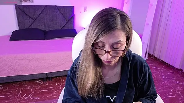 Snapshot of Scarlett_079 chatting on 05/11/26, 11:49 Scarlett 079 online show from 05/11/26, 11:49
