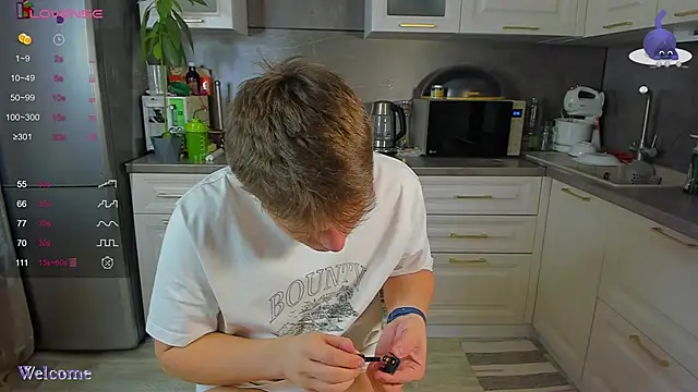 Snapshot of fruitninjaga chatting on 12/15/25, 09:46 fruitninjaga online show from 12/15/25, 09:46