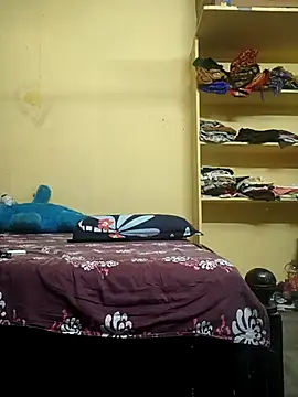 Snapshot of Preeti345 chatting on 12/16/25, 07:35 Preeti345 online show from 12/16/25, 07:35