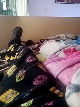 Snapshot of OrangishBank827 chatting on 12/16/25, 10:37 OrangishBank827 online show from 12/16/25, 10:37