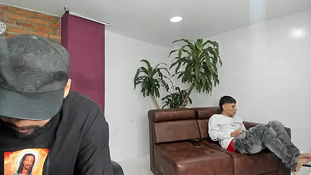 HotThreesoome online show from 12/15/25, 01:15