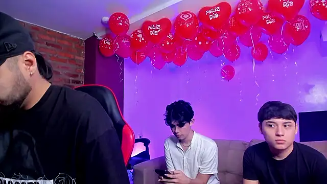 HotThreesoome online show from 02/17/26, 12:12