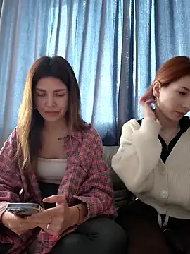 Snapshot of Zona52 chatting on 12/18/25, 07:36 Zona52 online show from 12/18/25, 07:36