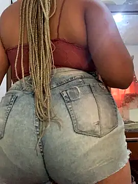 Snapshot of CorujinhaSafada chatting on 12/13/25, 08:58 CorujinhaSafada online show from 12/13/25, 08:58