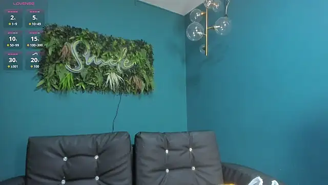 ZiaCooper  online show from 12/15/25, 12:20