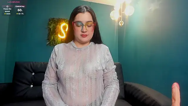 ZiaCooper  online show from 12/16/25, 12:10