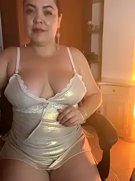 EmiHarrys online show from 12/16/25, 09:53