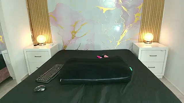 AprillRoss online show from 03/12/26, 12:33