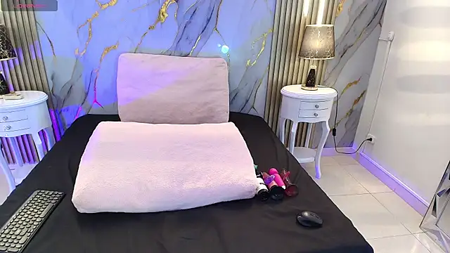 AprillRoss online show from 04/22/26, 12:39