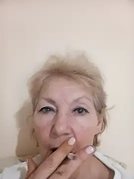 Snapshot of Calypso-Loove chatting on 12/16/25, 12:10 Calypso-Loove online show from 12/16/25, 12:10