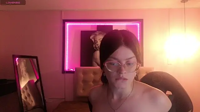 Snapshot of Sara_valderrama_ chatting on 02/05/26, 07:18 Sara valderrama online show from 02/05/26, 07:18