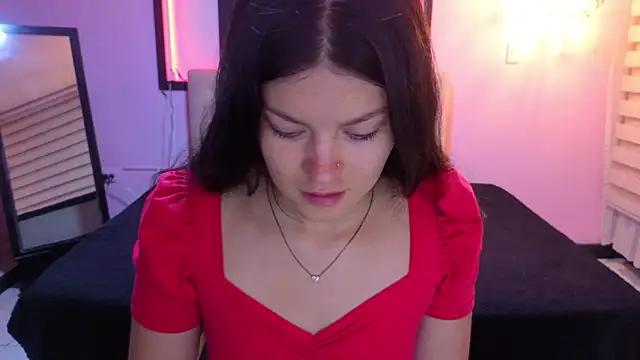 Snapshot of Sara_valderrama_ chatting on 02/14/26, 01:30 Sara valderrama online show from 02/14/26, 01:30