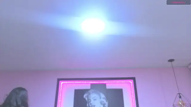 Snapshot of Sara_valderrama_ chatting on 02/19/26, 12:01 Sara valderrama online show from 02/19/26, 12:01