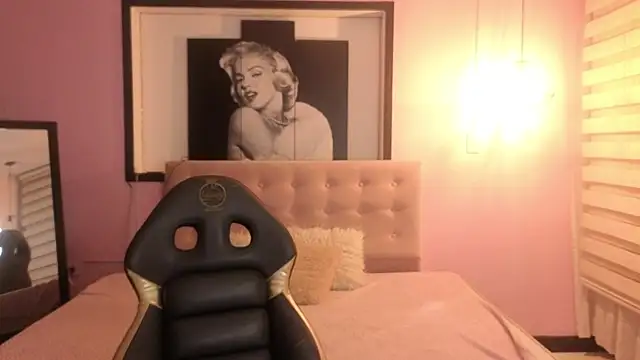 Sara valderrama  online show from 03/30/26, 01:01