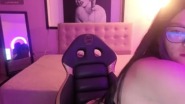 Sara valderrama  online show from 04/01/26, 01:12