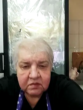 Snapshot of HapinessLovee chatting on 12/18/25, 09:04 HapinessLovee online show from 12/18/25, 09:04