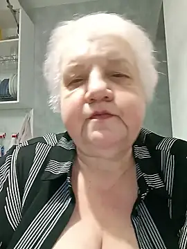 HapinessLovee online show from 02/06/26, 10:07