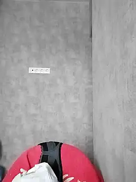 HapinessLovee online show from 04/16/26, 08:37