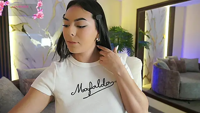 Snapshot of LiaWheeler chatting on 12/05/25, 07:10 LiaWheeler online show from 12/05/25, 07:10