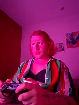 Snapshot of alien_ate_red chatting on 12/16/25, 12:59 alien ate red online show from 12/16/25, 12:59